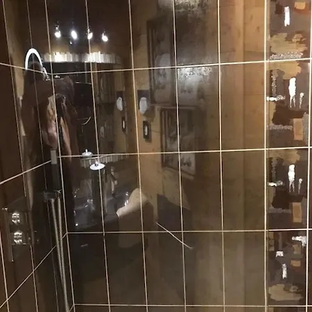 Neuf De Gamme Avec Spa, Sauna Et Decoration Originale - - Fr-1-589-80