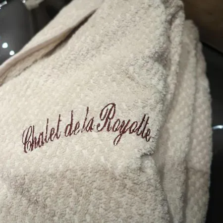 Neuf De Gamme Avec Spa, Sauna Et Decoration Originale - - Fr-1-589-80 *