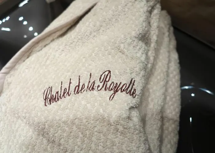 Neuf De Gamme Avec Spa, Sauna Et Decoration Originale - - Fr-1-589-80 *